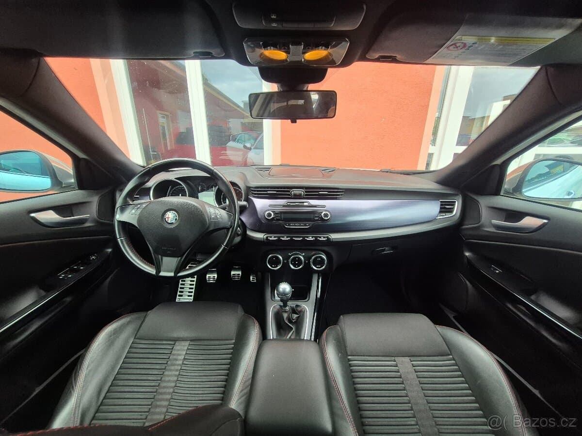 2010 Alfa Romeo GIULIETTA - 15