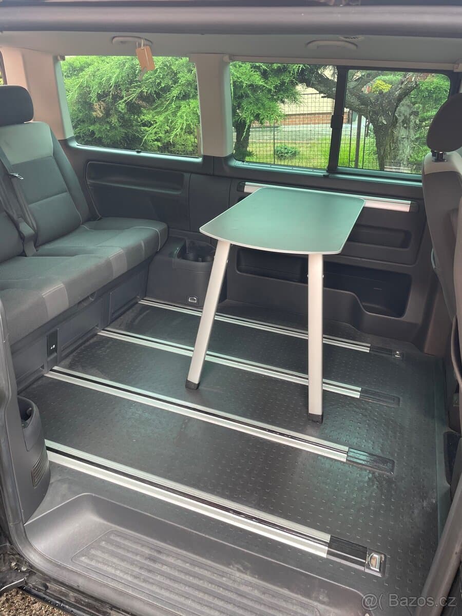 2011 Volkswagen MULTIVAN - 15