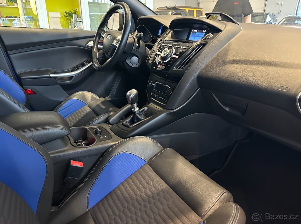 2013 Ford FOCUS - 15