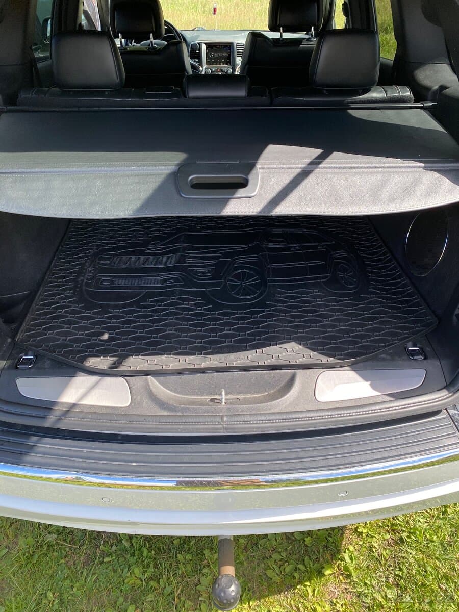 2015 Jeep CHEROKEE - 15