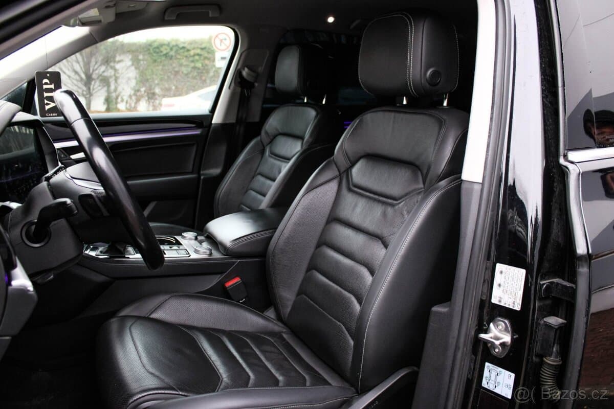 2018 Volkswagen TOUAREG - 15