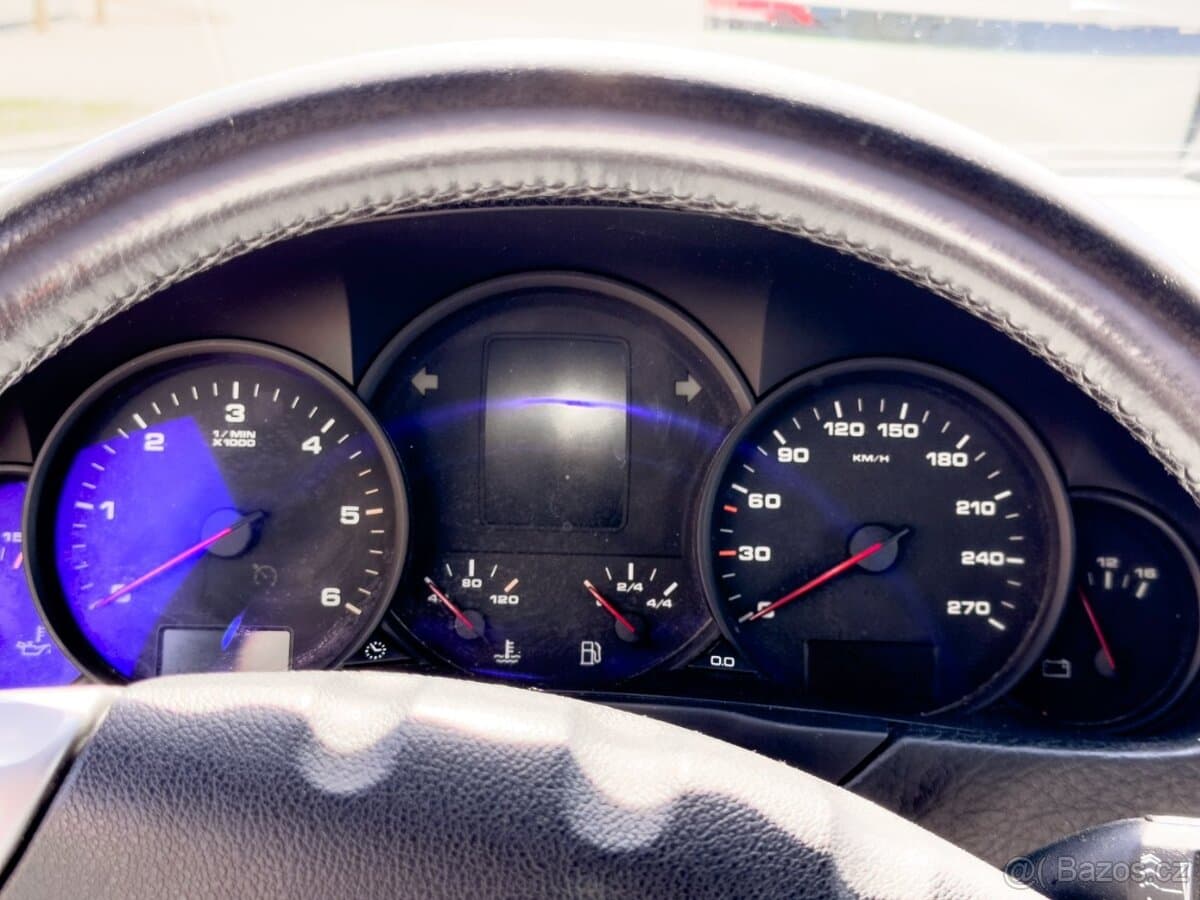2010 Porsche CAYENNE - 15