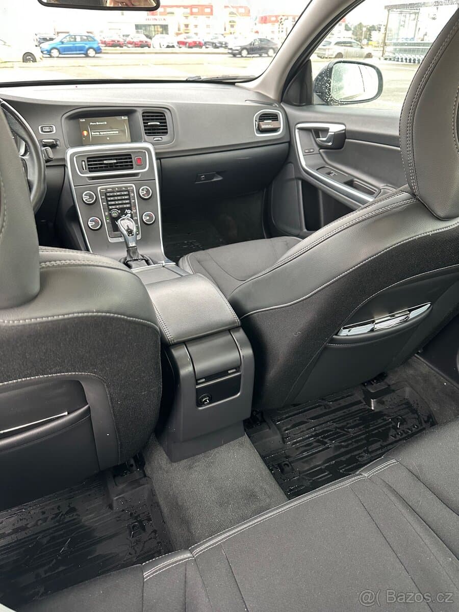2016 Volvo S60 - 15