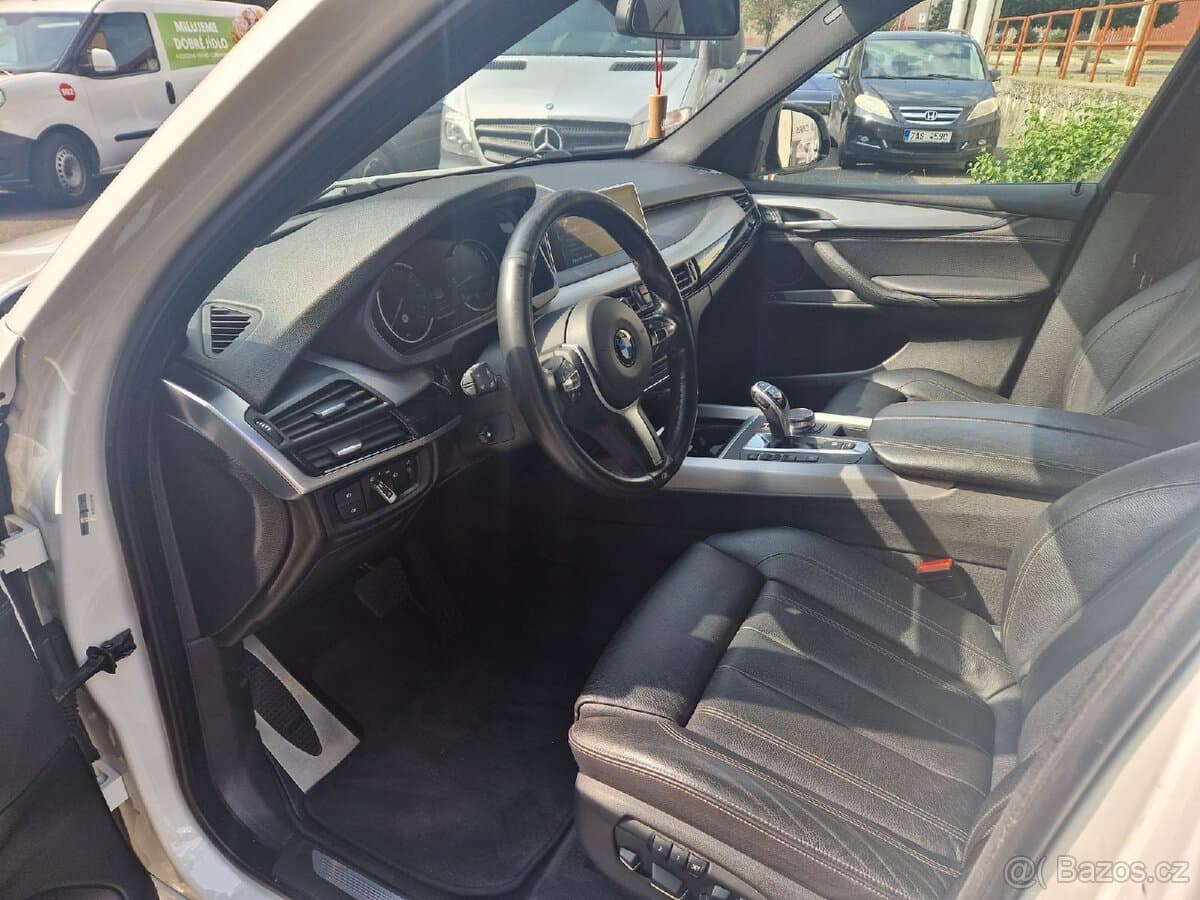 2017 BMW X5 - 15