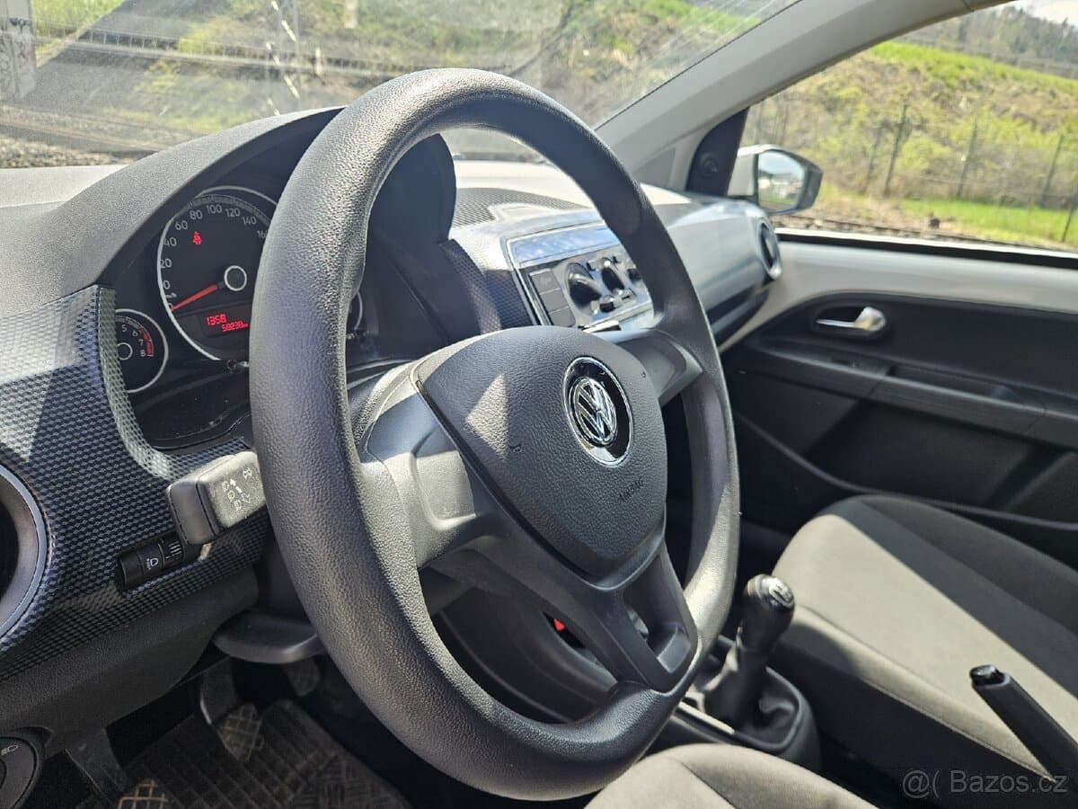 2016 Volkswagen UP! - 15