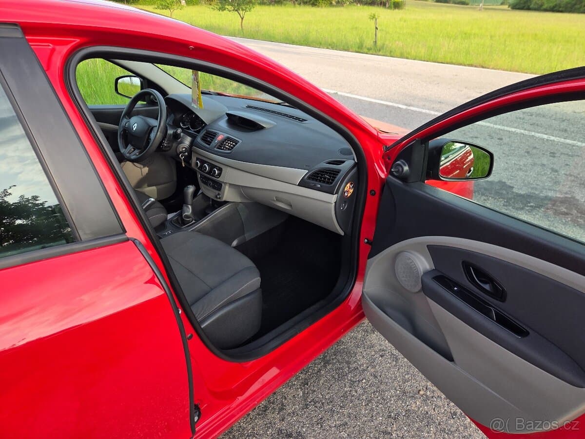 2011 Renault MEGANE - 15