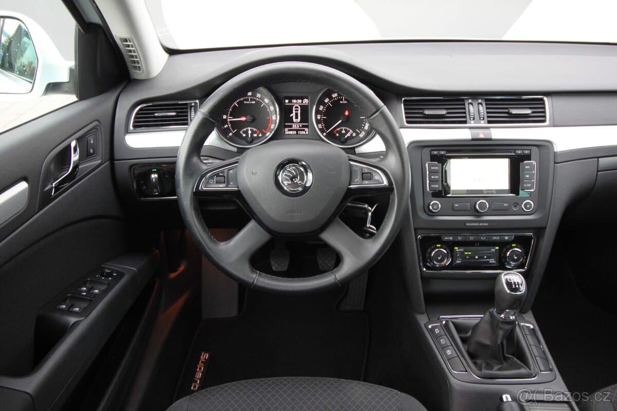 2015 Škoda SUPERB - 15