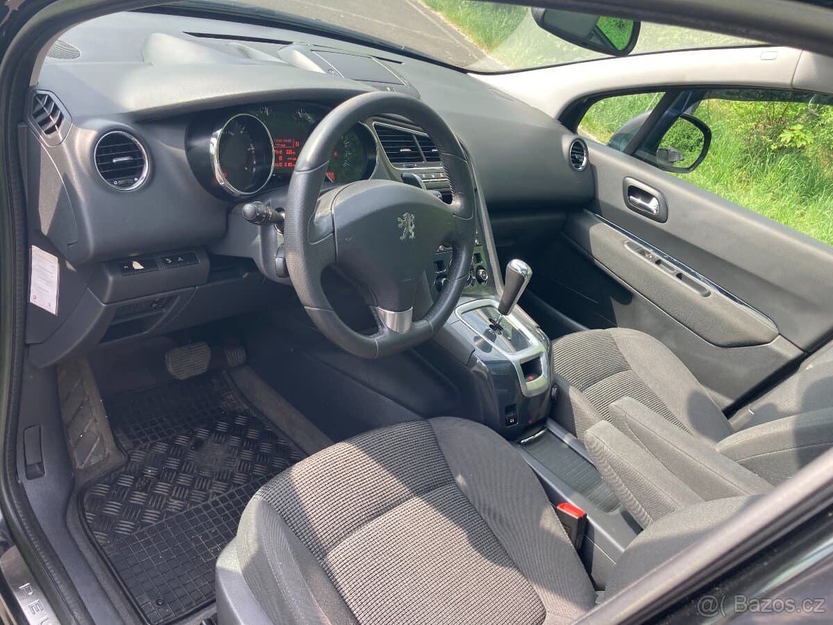 2012 Peugeot 5008 - 15