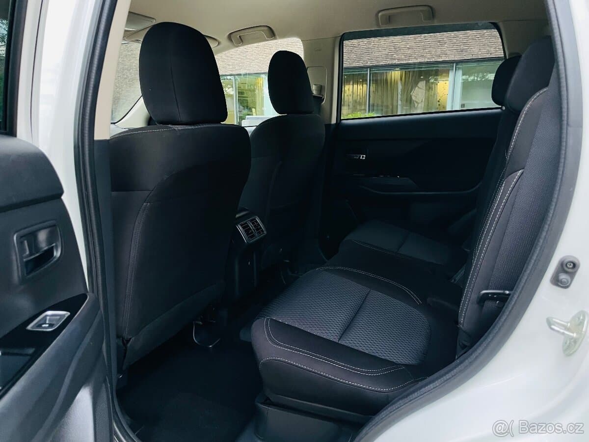 2020 Mitsubishi OUTLANDER - 15