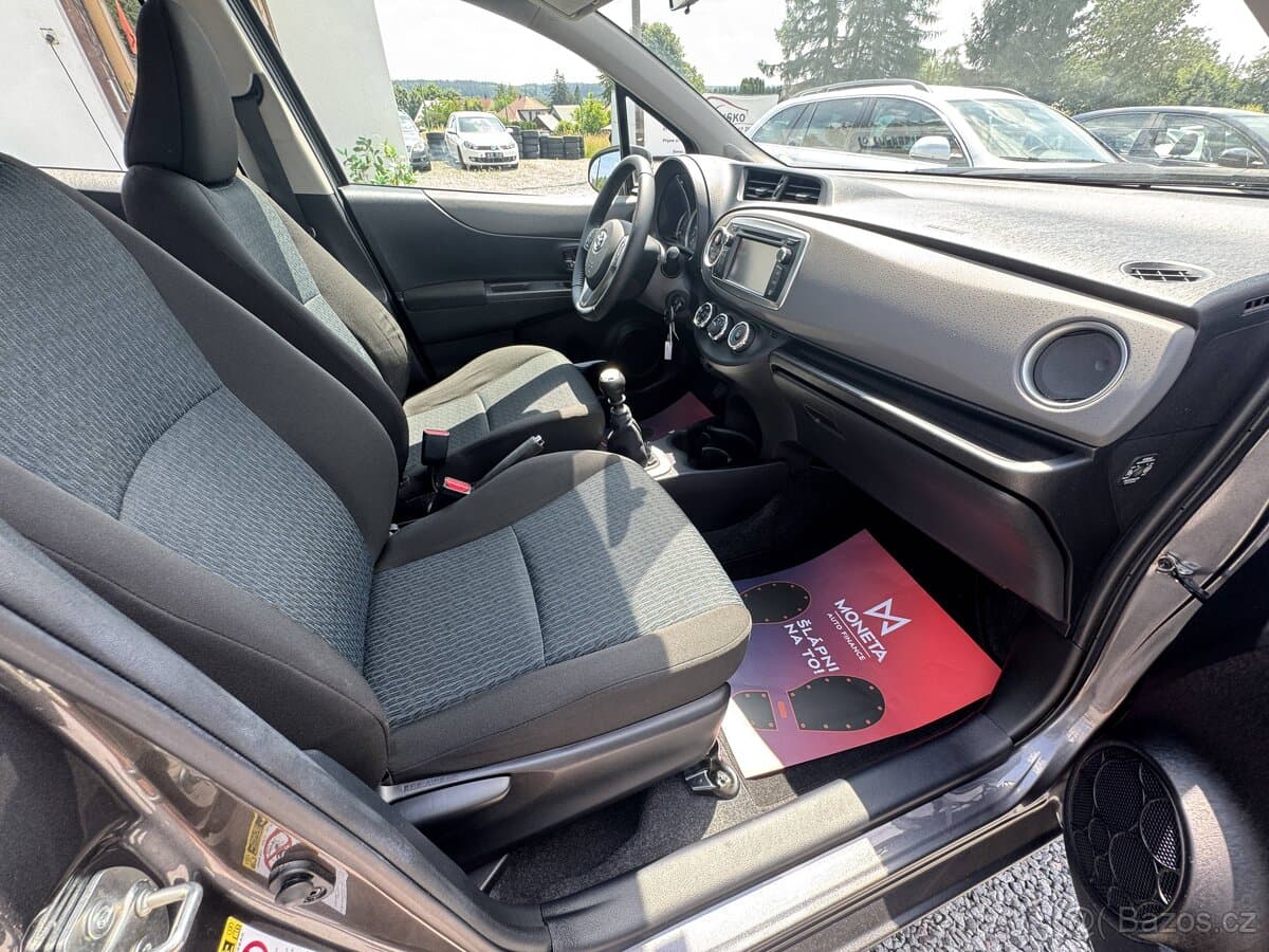 2012 Toyota YARIS - 15