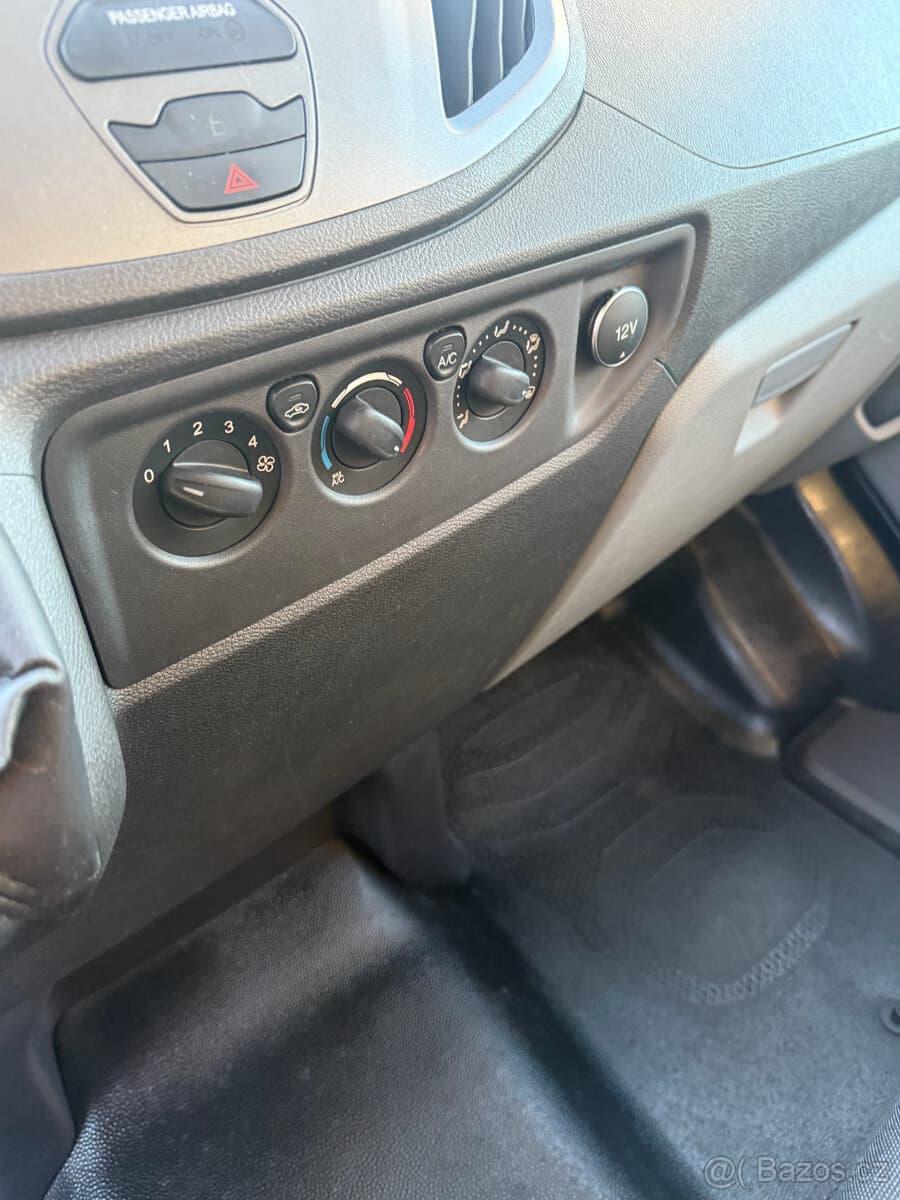 2015 Ford TRANSIT - 15