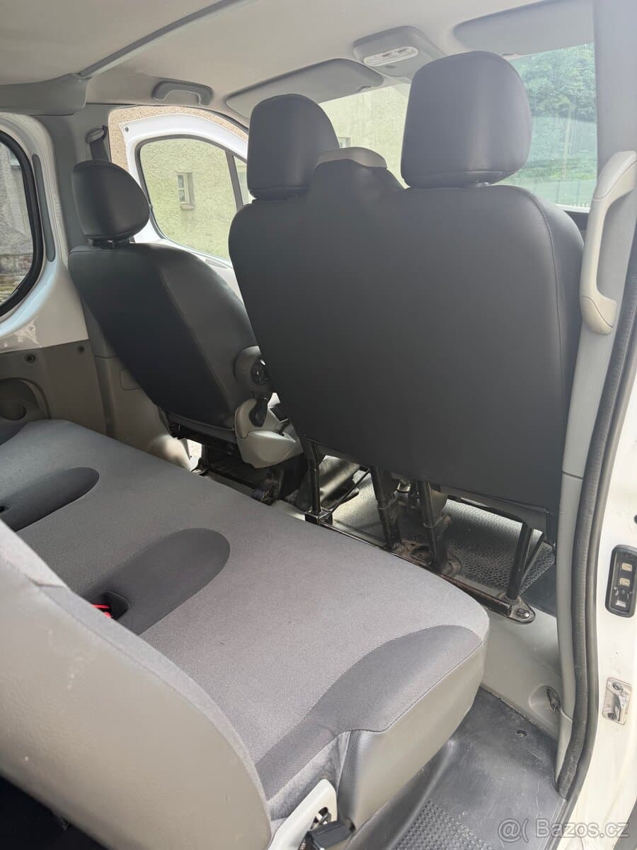 2011 Renault TRAFIC - 15