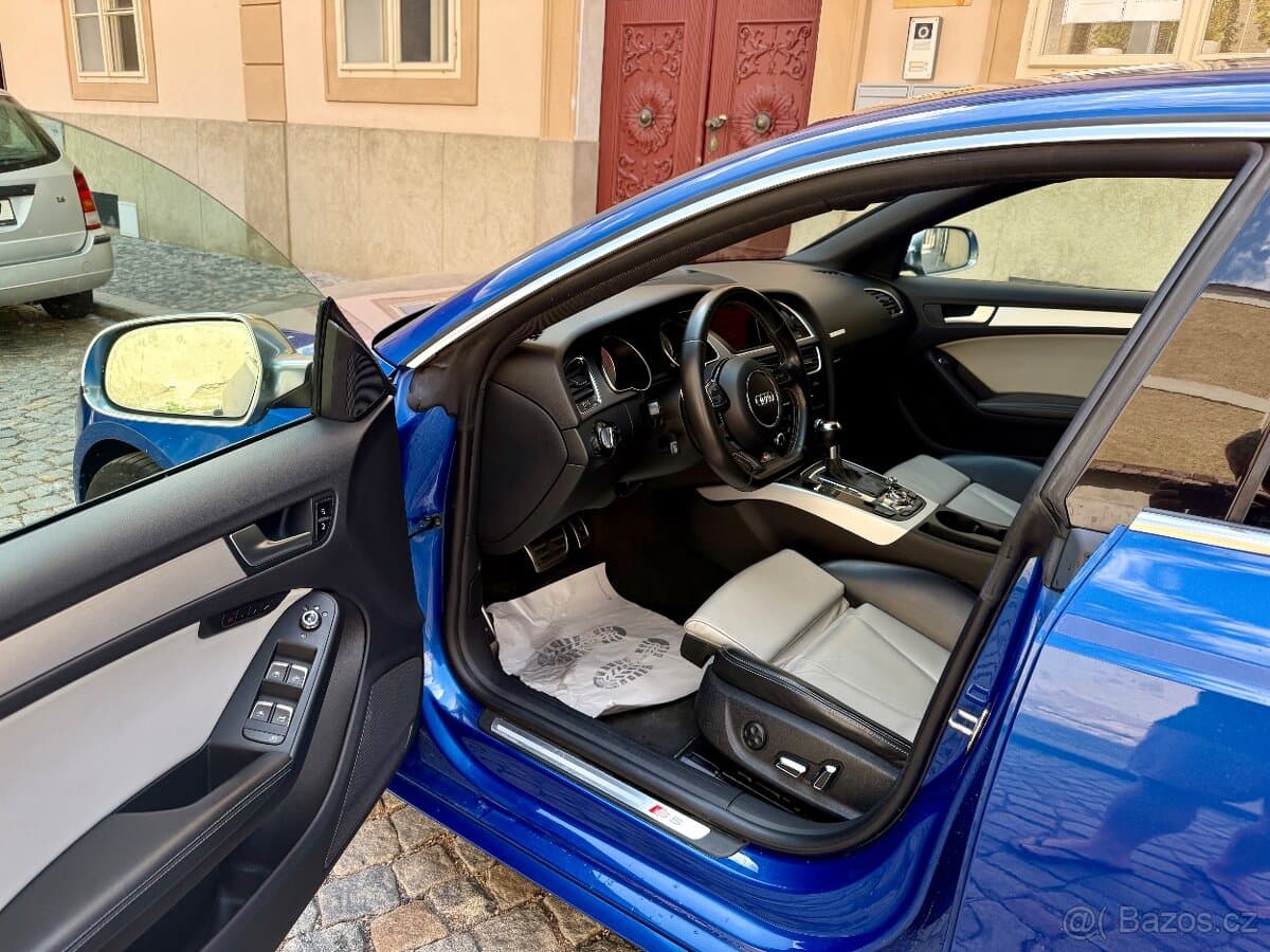 2012 Audi S5 - 15