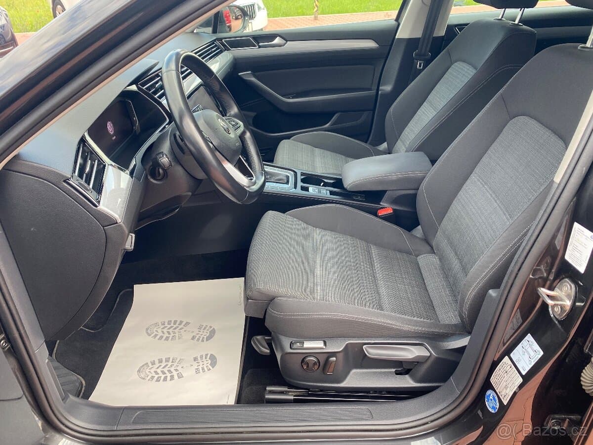 2019 Volkswagen PASSAT - 15