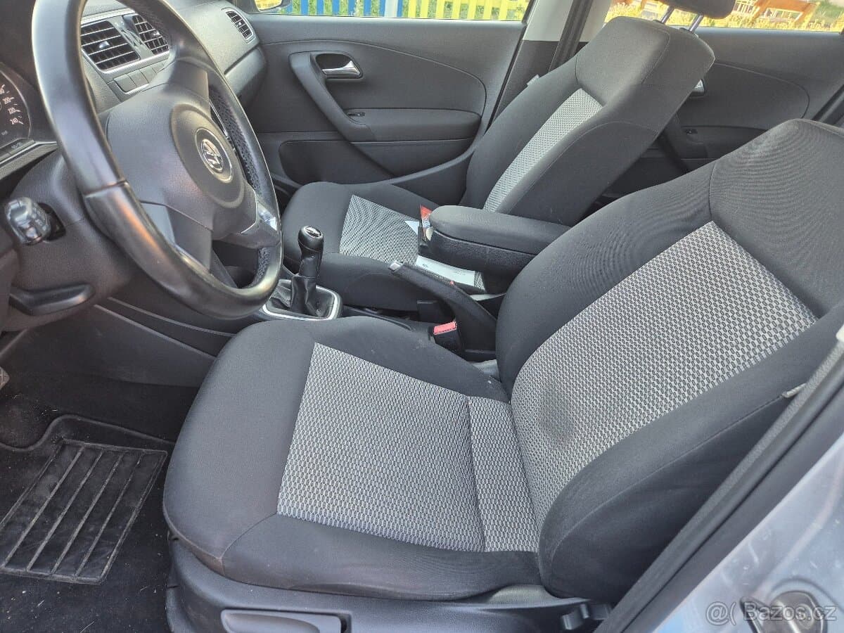 2011 Volkswagen POLO - 15
