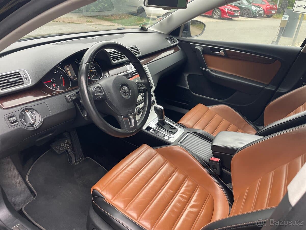 2012 Volkswagen PASSAT - 15