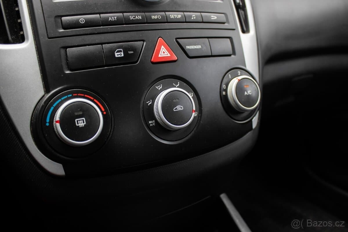 2011 Kia PROCEED - 15