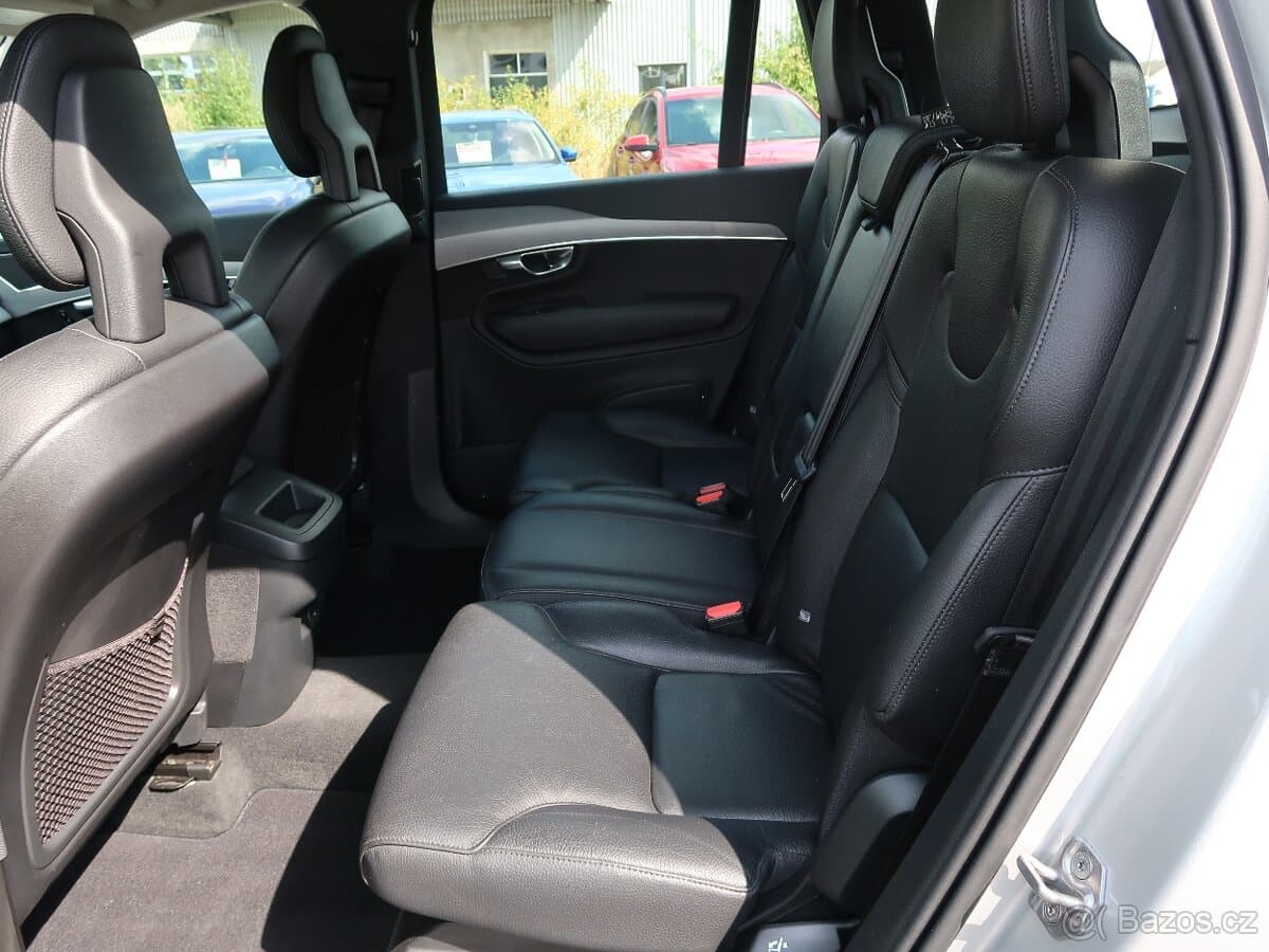 2021 Volvo XC90 - 15
