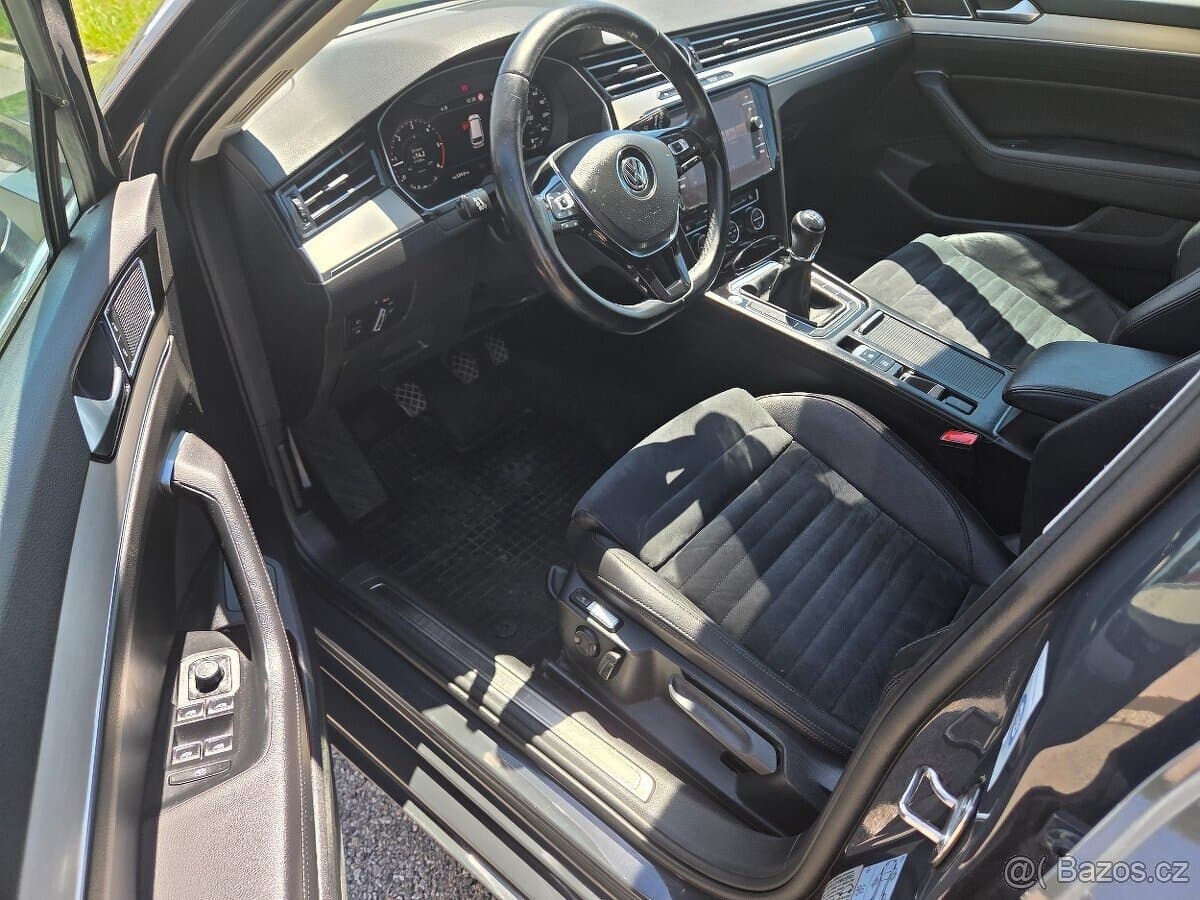 2018 Volkswagen PASSAT - 15