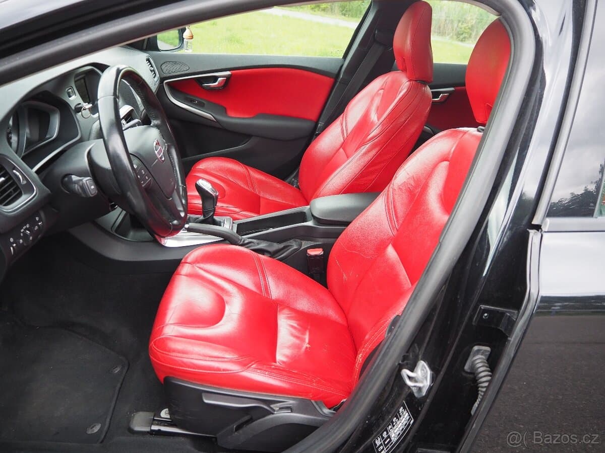 2015 Volvo V40 - 15