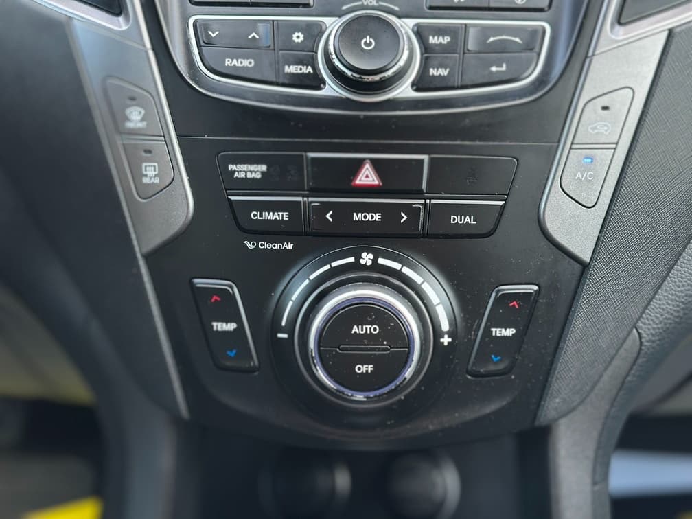 2013 Hyundai SANTA FE - 15