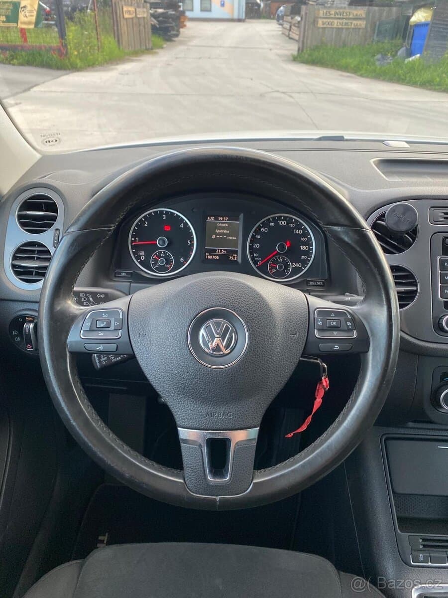 2012 Volkswagen TIGUAN - 15
