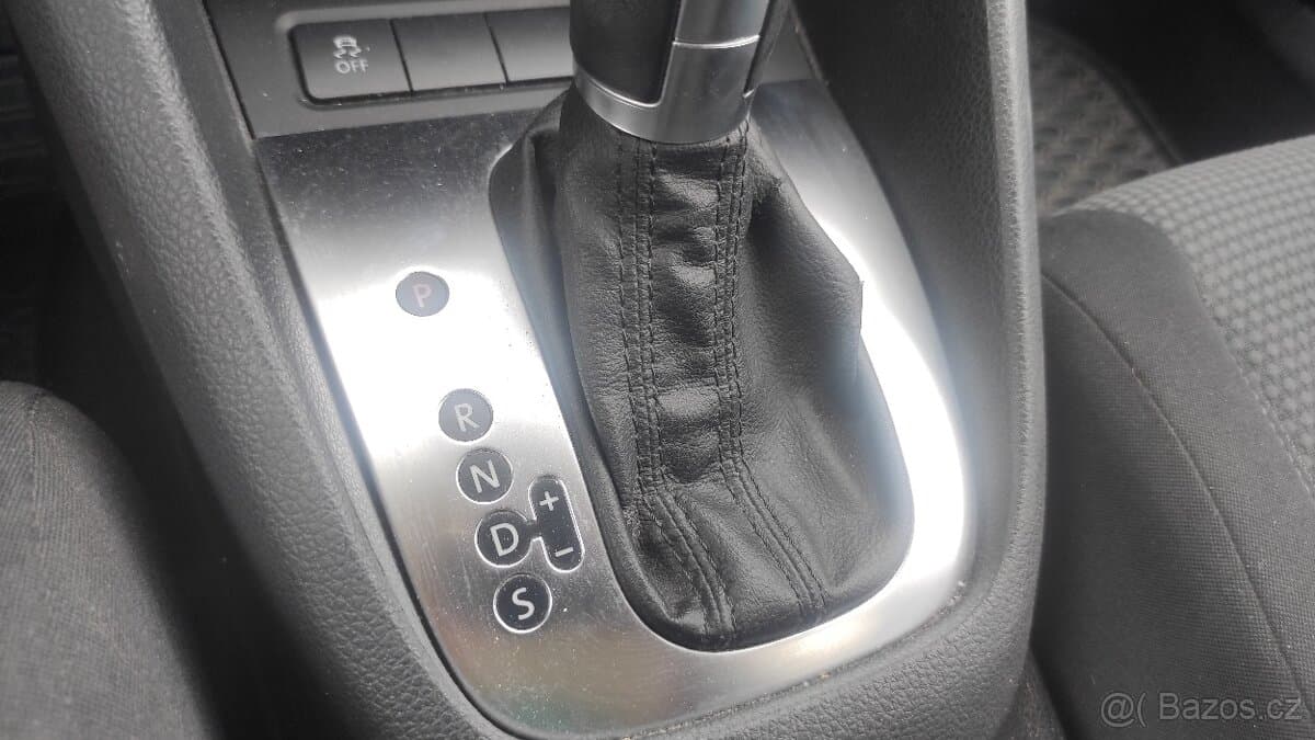 2011 Volkswagen GOLF - 15