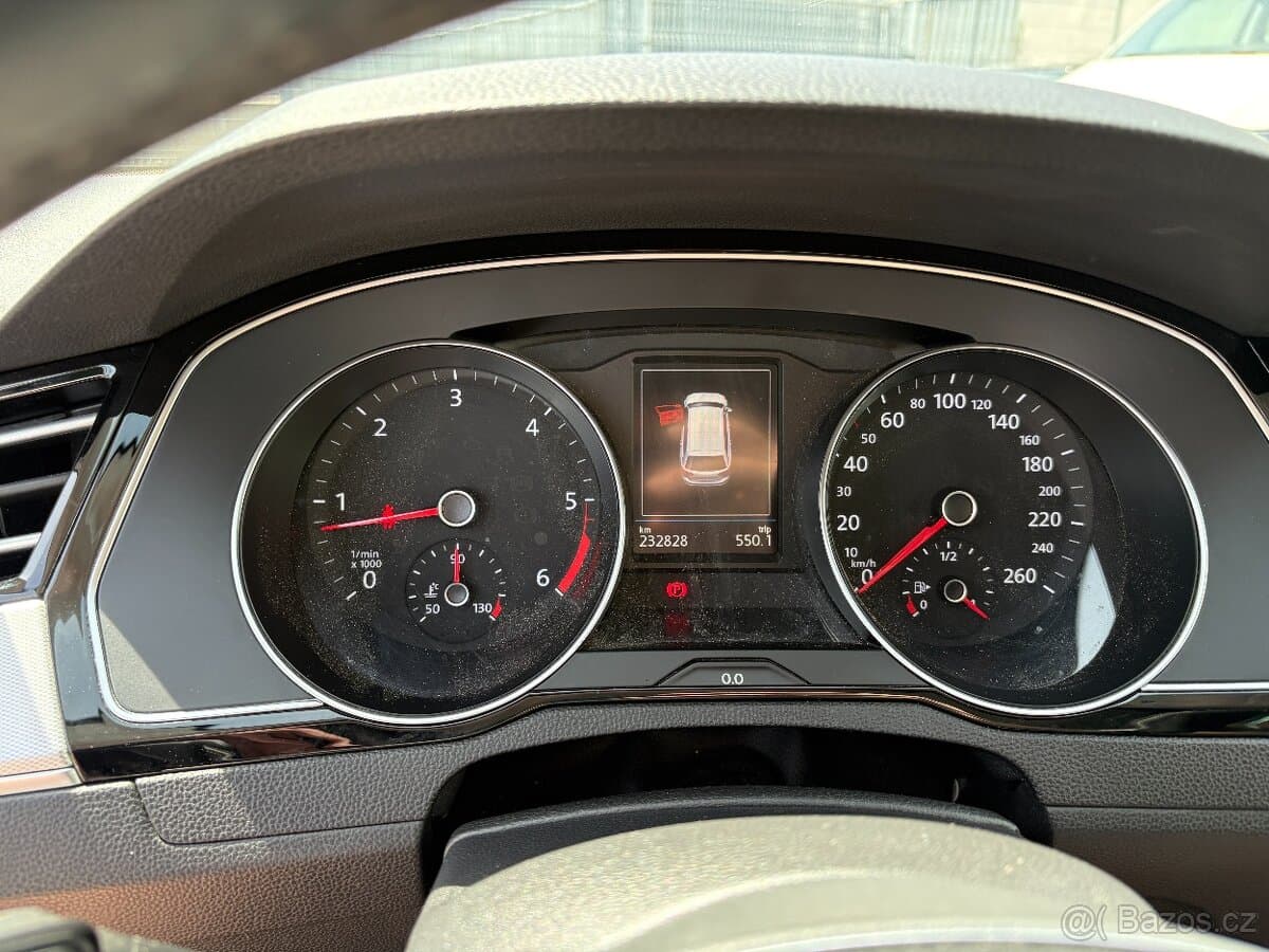 2018 Volkswagen PASSAT - 15