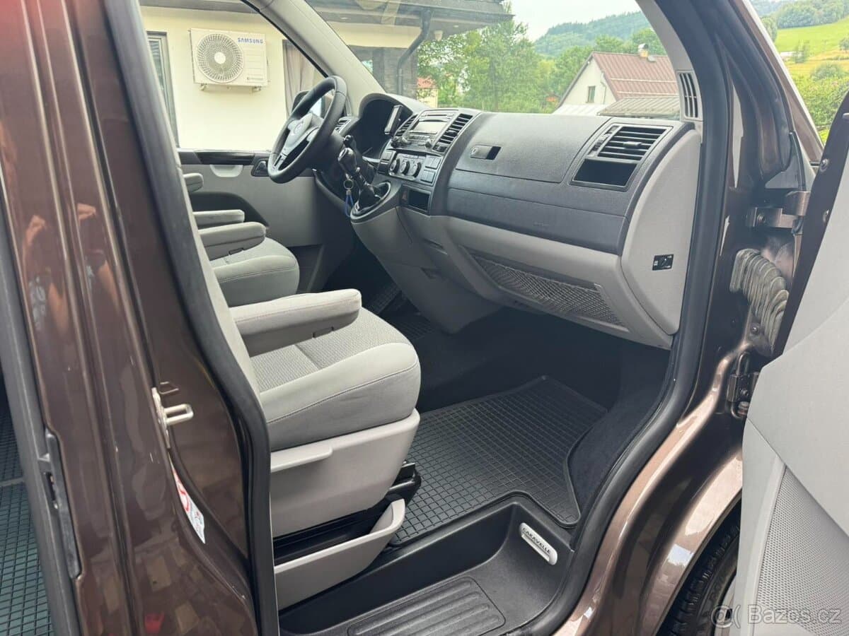 2010 Volkswagen CARAVELLE - 15
