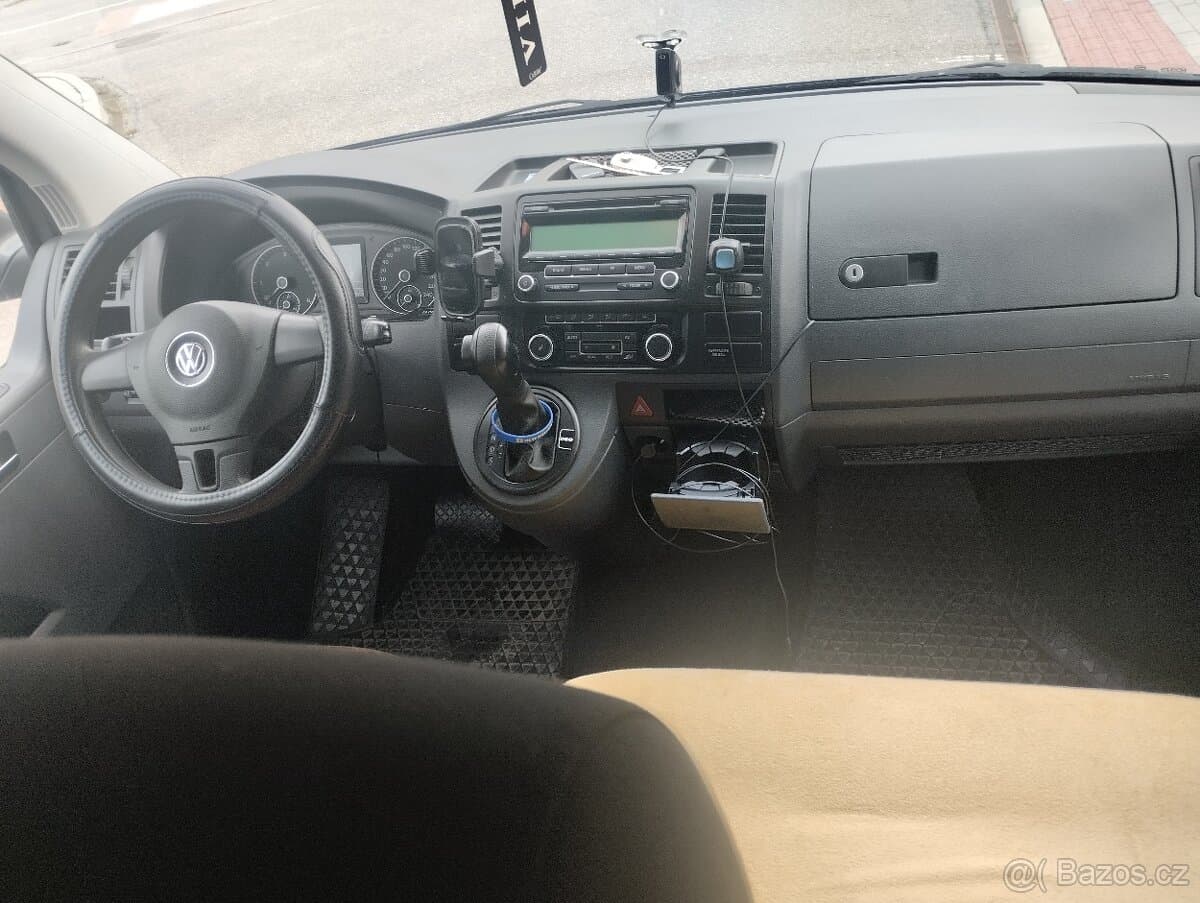 2010 Volkswagen CARAVELLE - 15