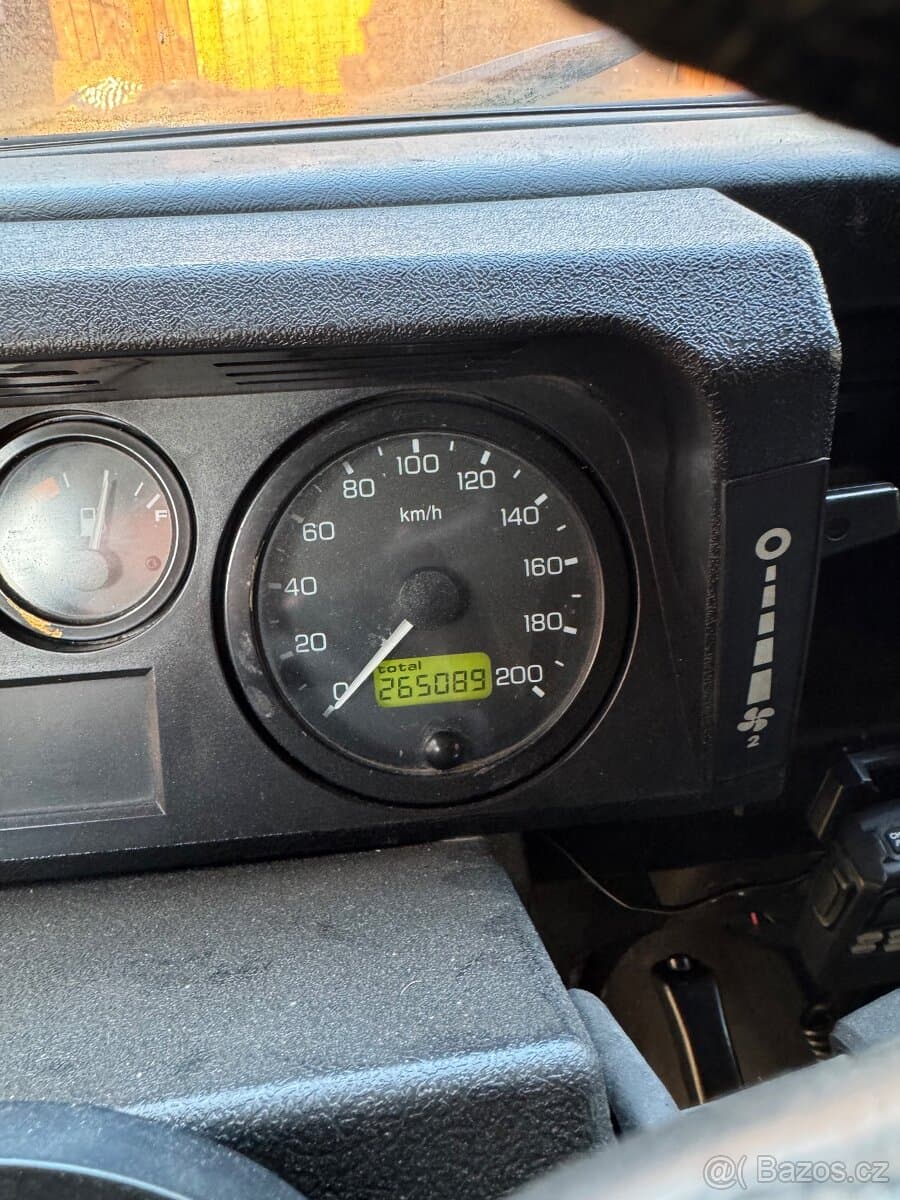 2001 Land Rover DEFENDER - 15