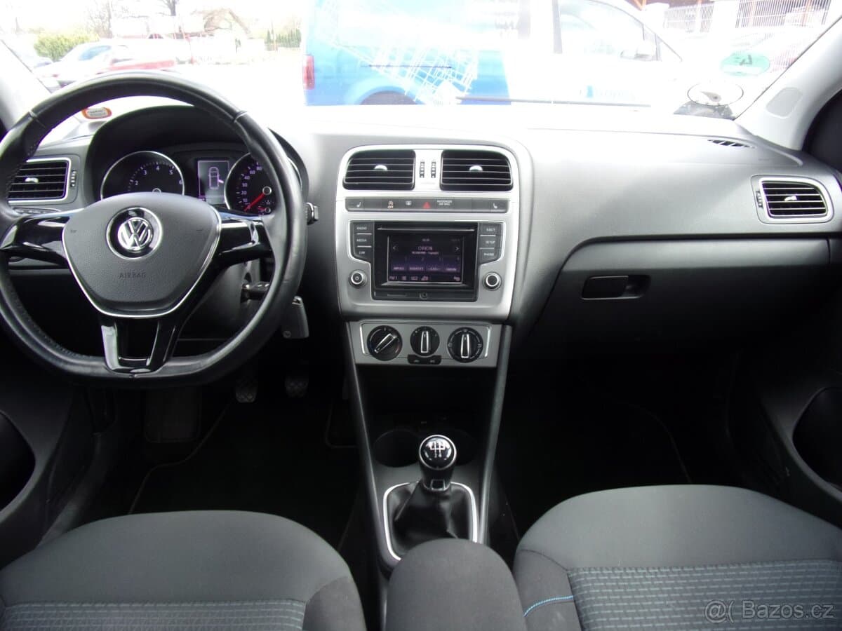 2017 Volkswagen POLO - 15