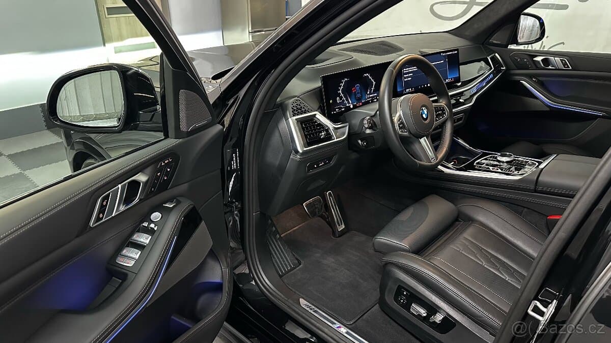 2025 BMW X7 - 15
