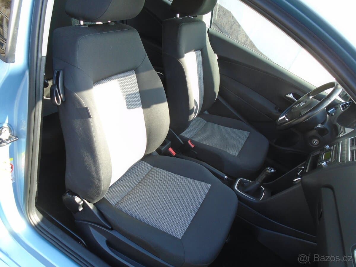 2011 Volkswagen POLO - 15