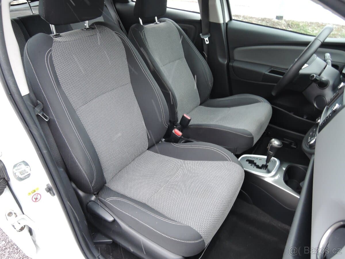 2015 Toyota YARIS - 15
