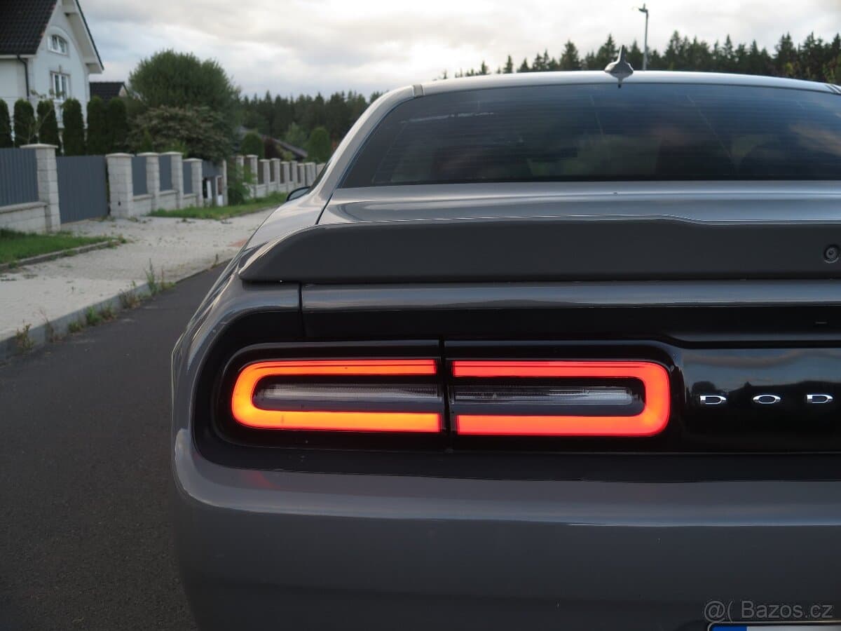 2018 Dodge CHALLENGER - 15