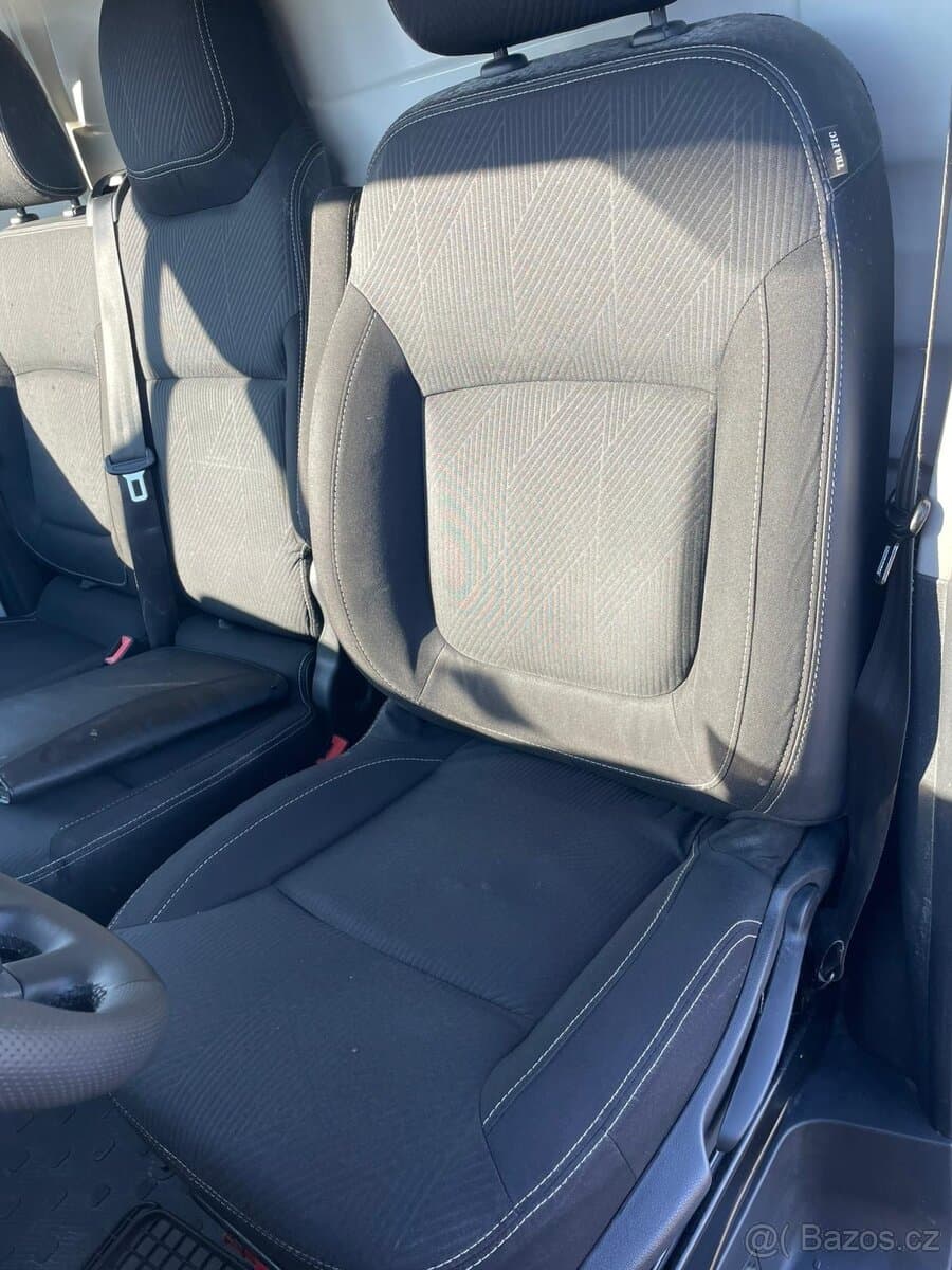 2015 Renault TRAFIC - 15