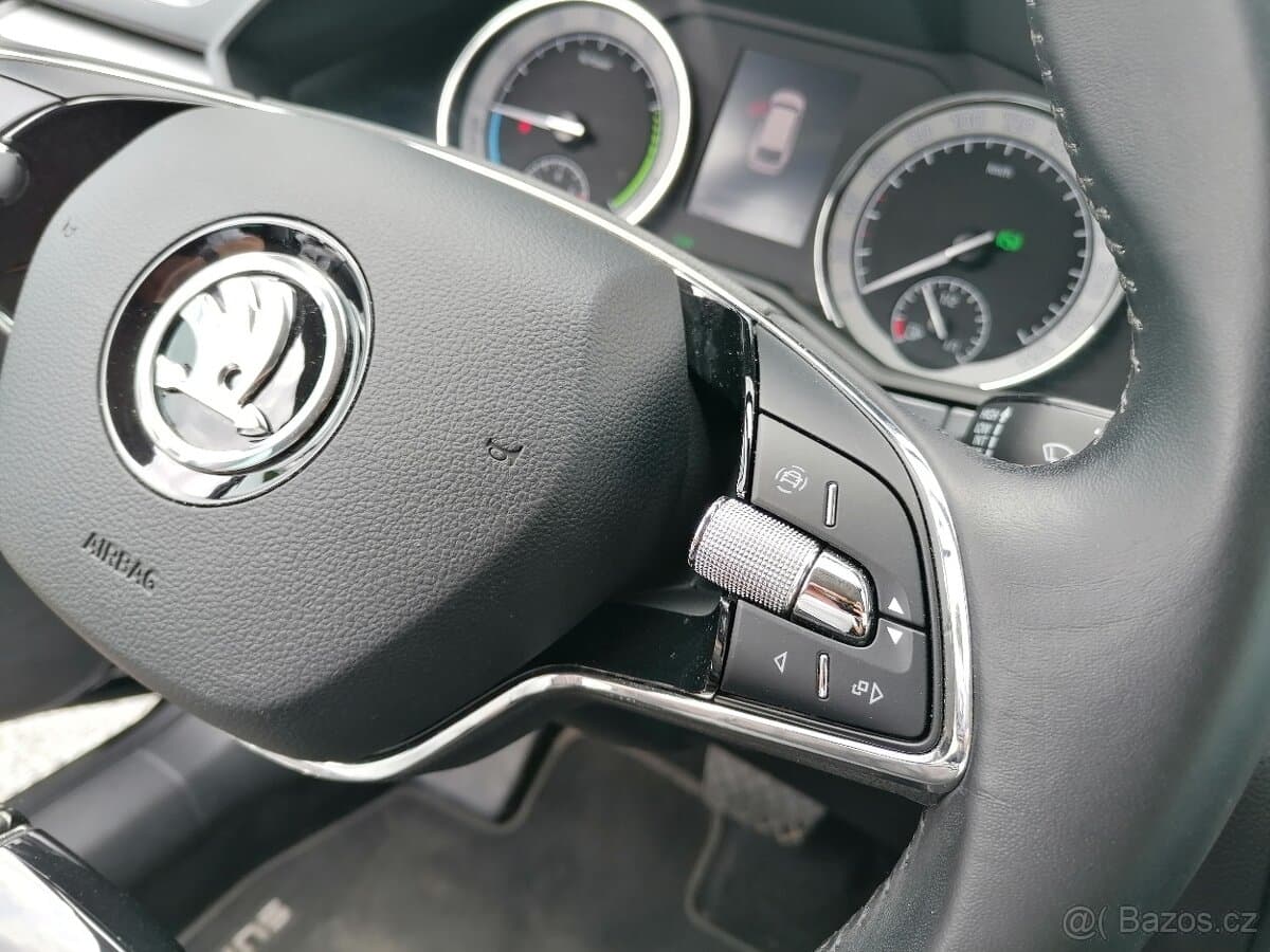 2022 Škoda SUPERB - 15