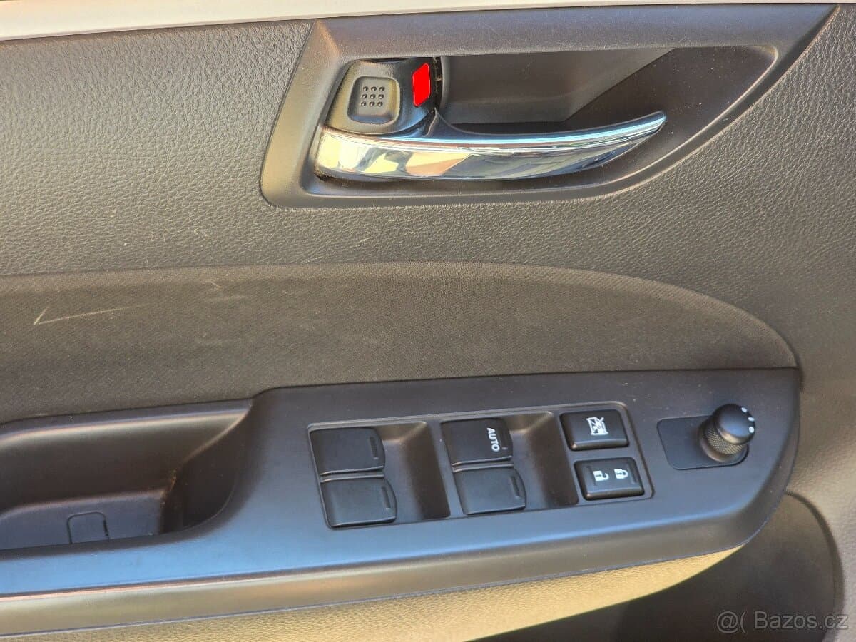 2012 Suzuki SWIFT - 15