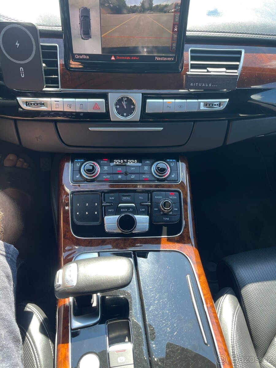 2013 Audi A8 - 15