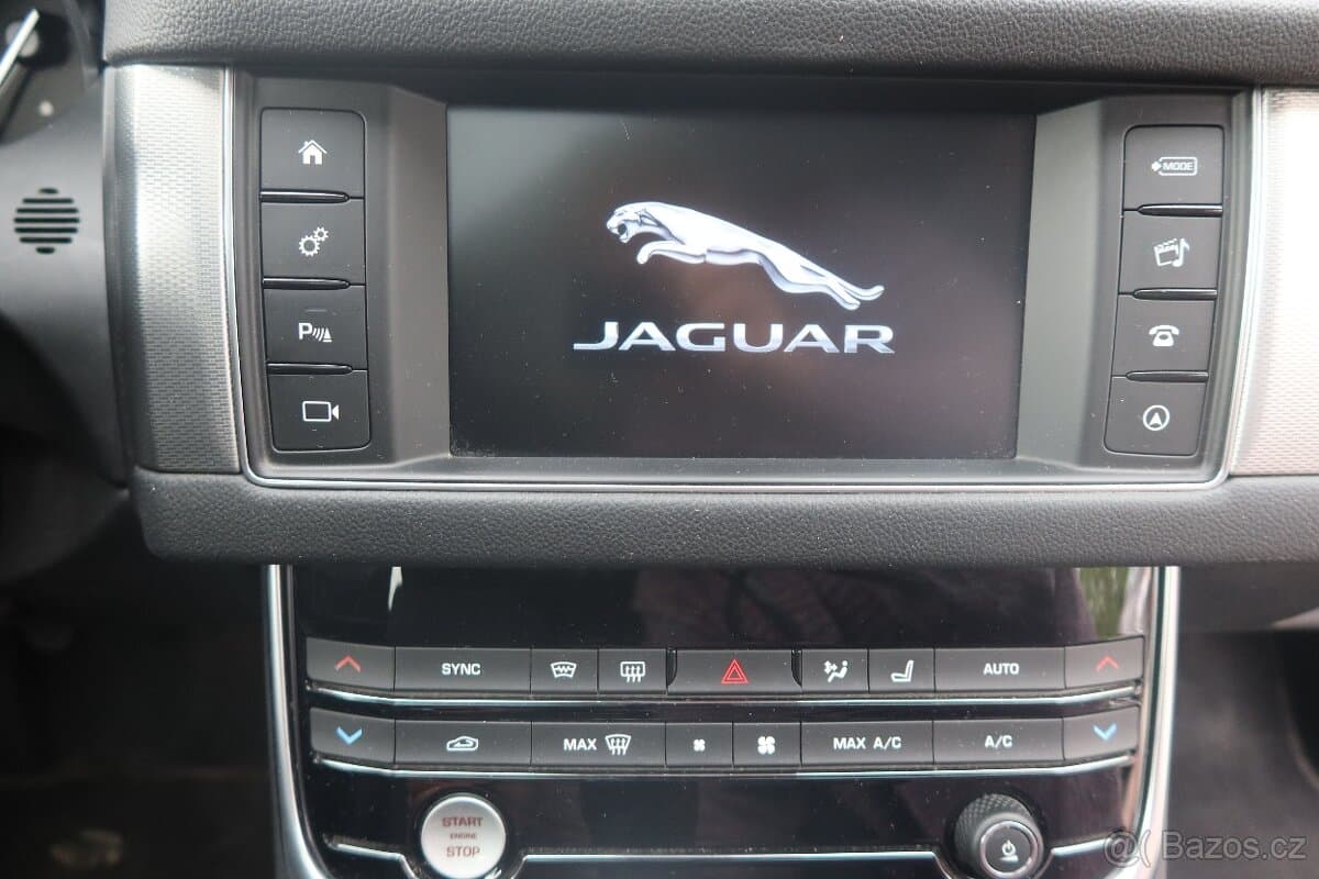 2018 Jaguar XF - 15