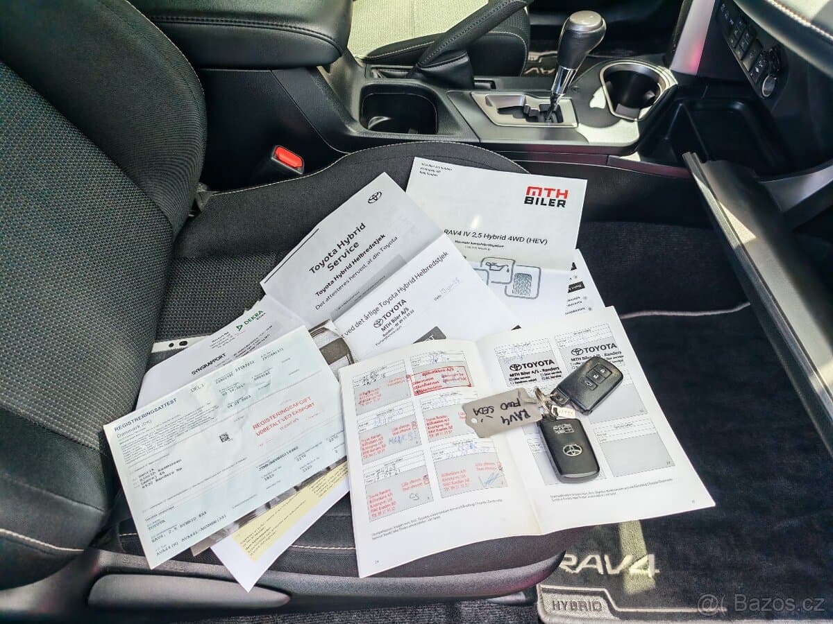 2017 Toyota RAV4 - 15