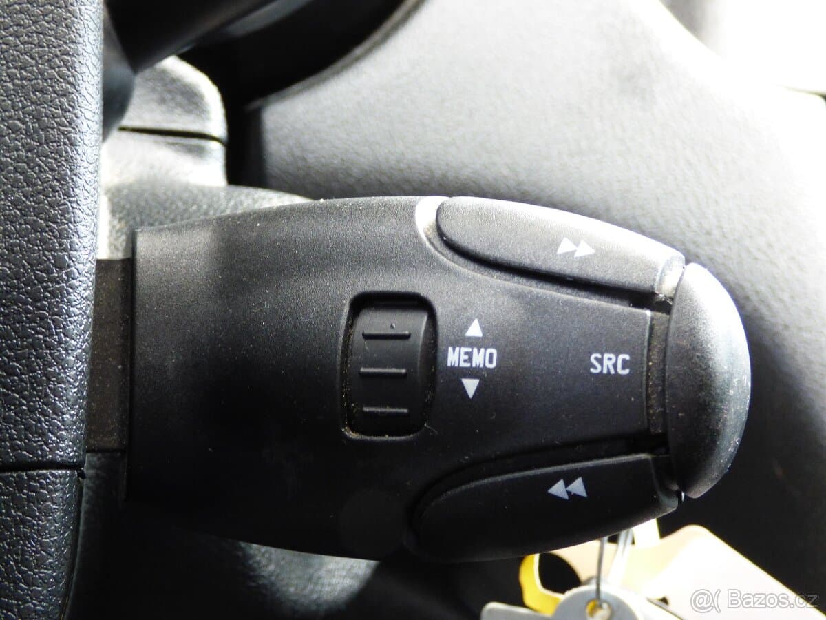 2010 Peugeot 5008 - 15