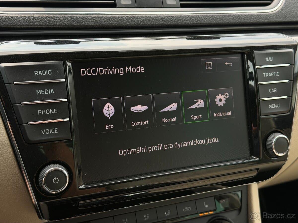 2016 Škoda SUPERB - 15