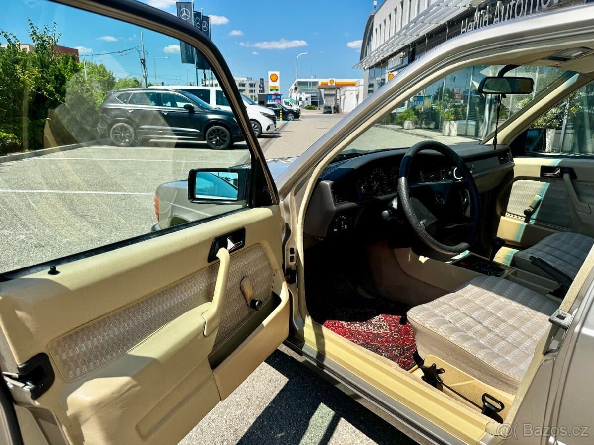 1988 Mercedes-Benz 190 - 15