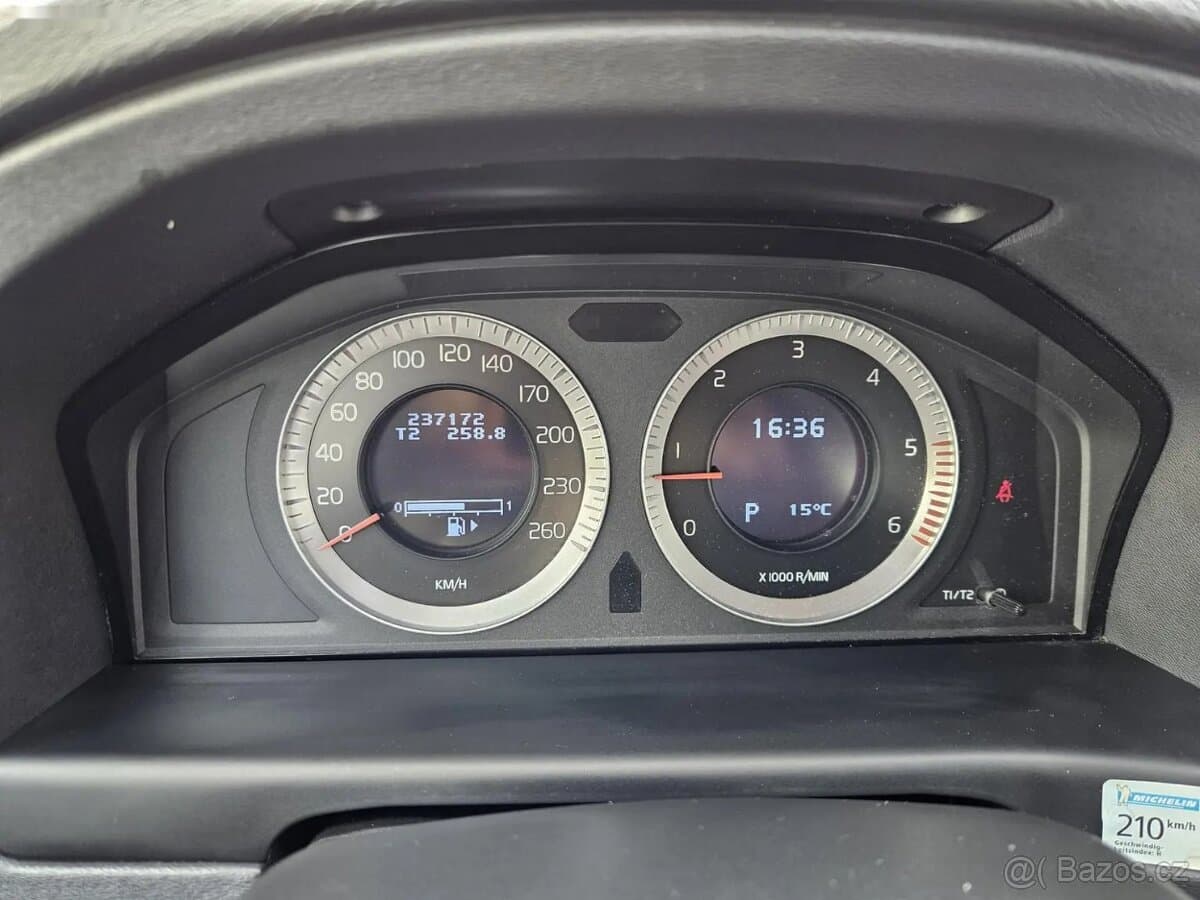 2010 Volvo V70 - 15