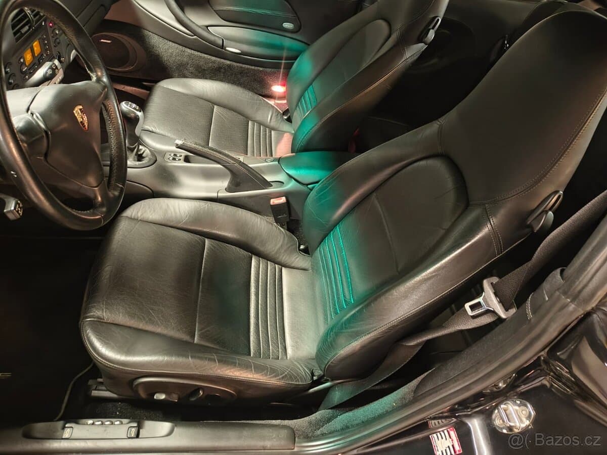 2004 Porsche 911 - 15
