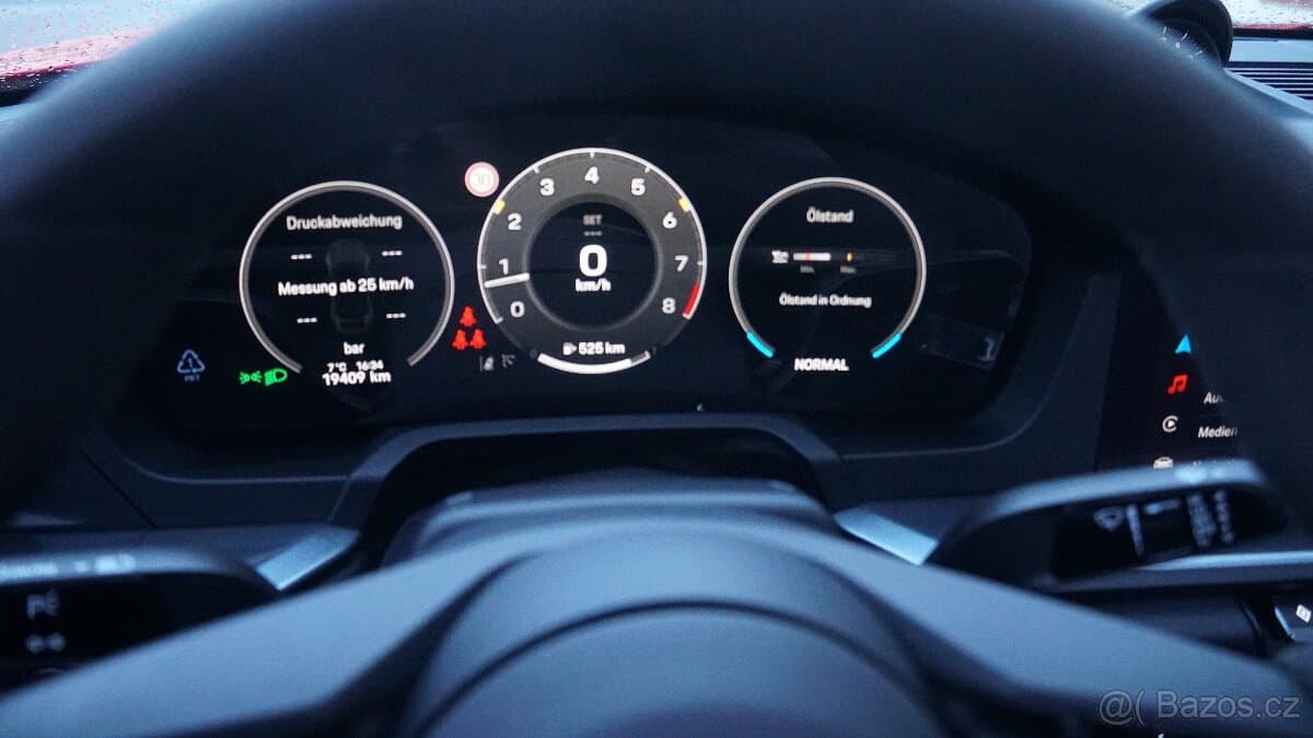 2025 Porsche 911 - 15