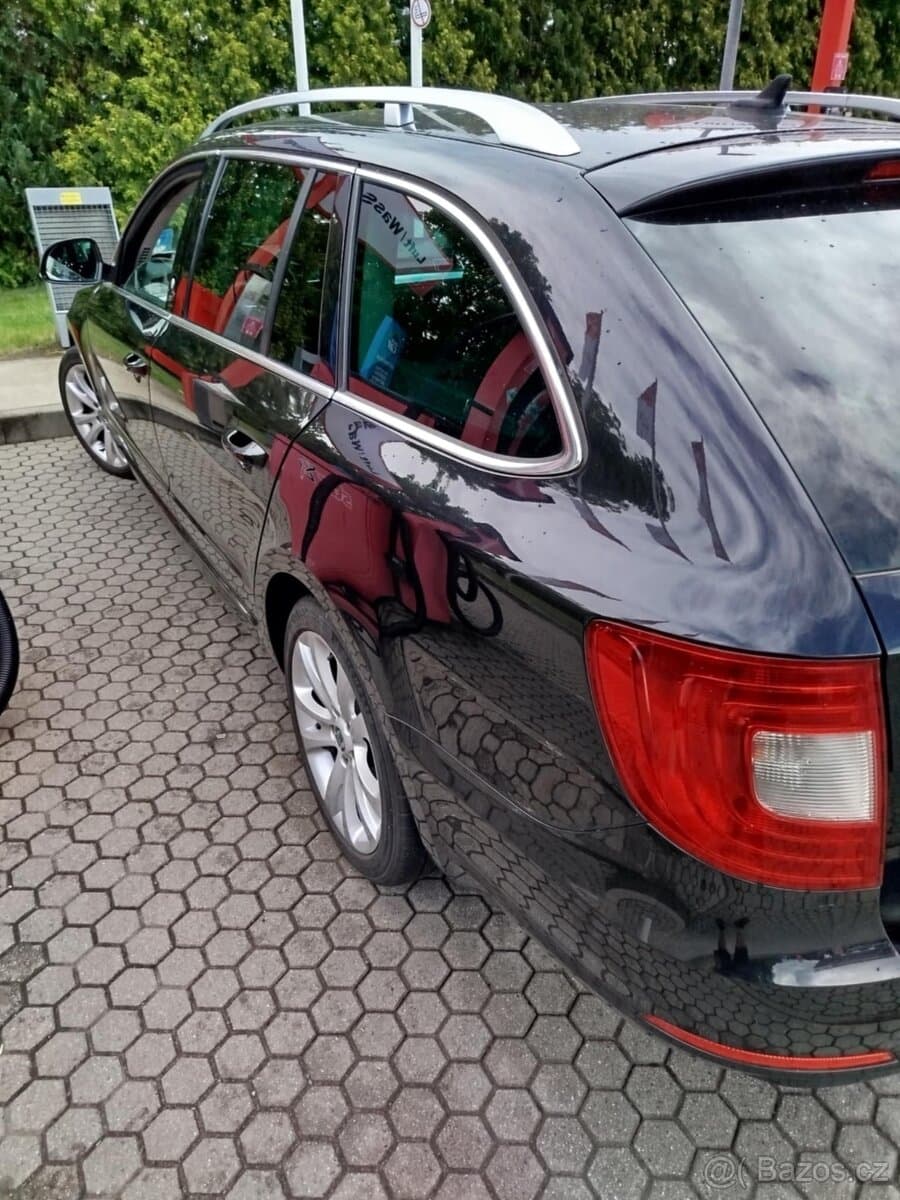 2011 Škoda SUPERB - 15