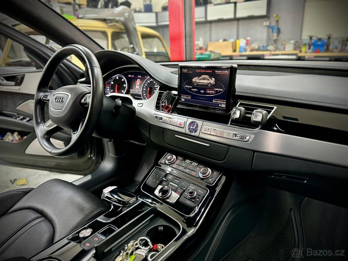 2012 Audi A8 - 15